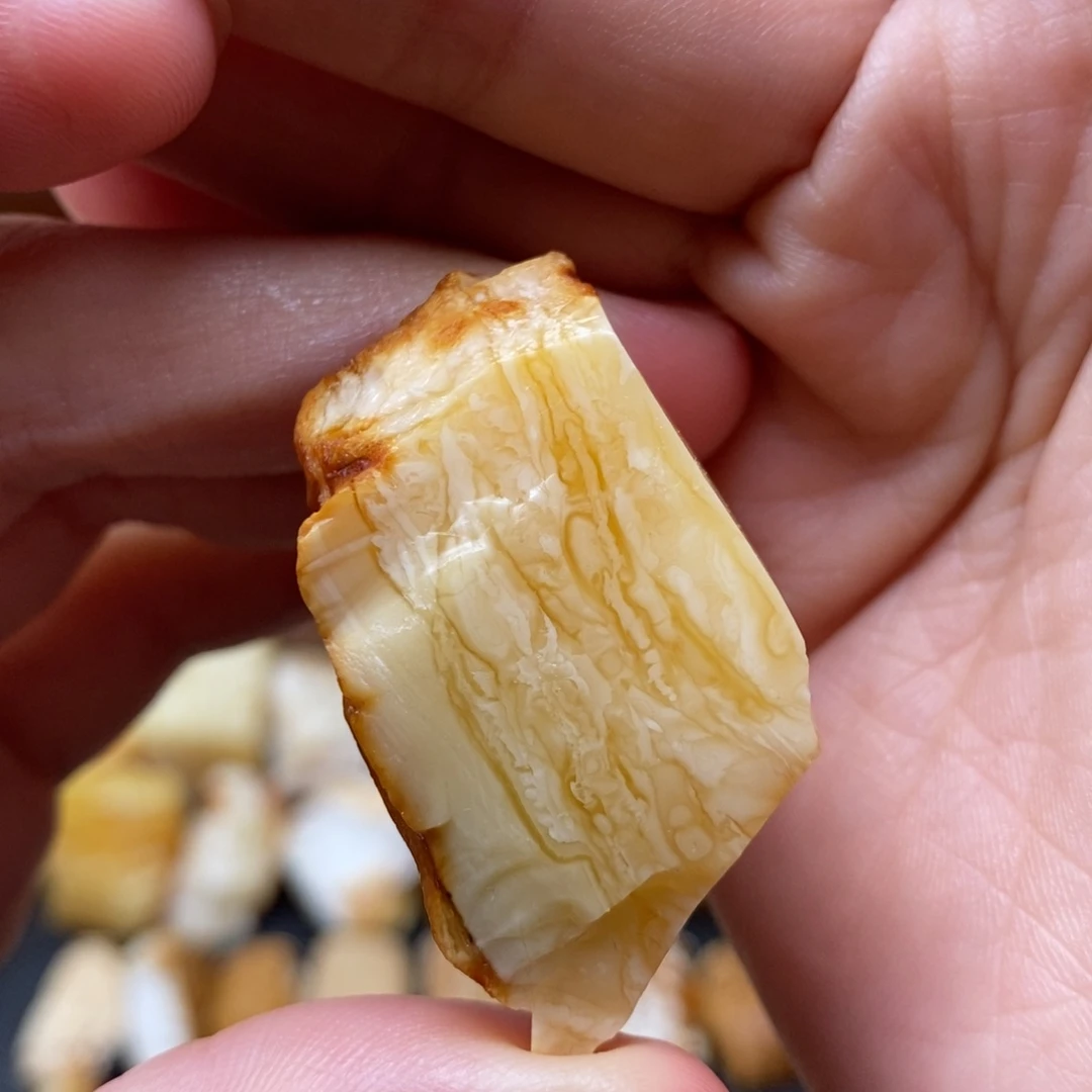 定制琥珀未镶嵌蜜蜡