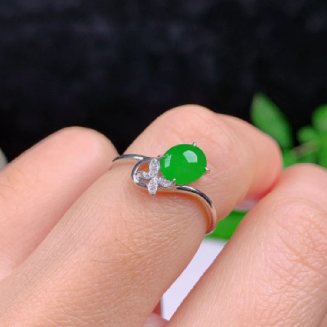 天然翡翠A货18k金镶嵌冰绿精美戒指