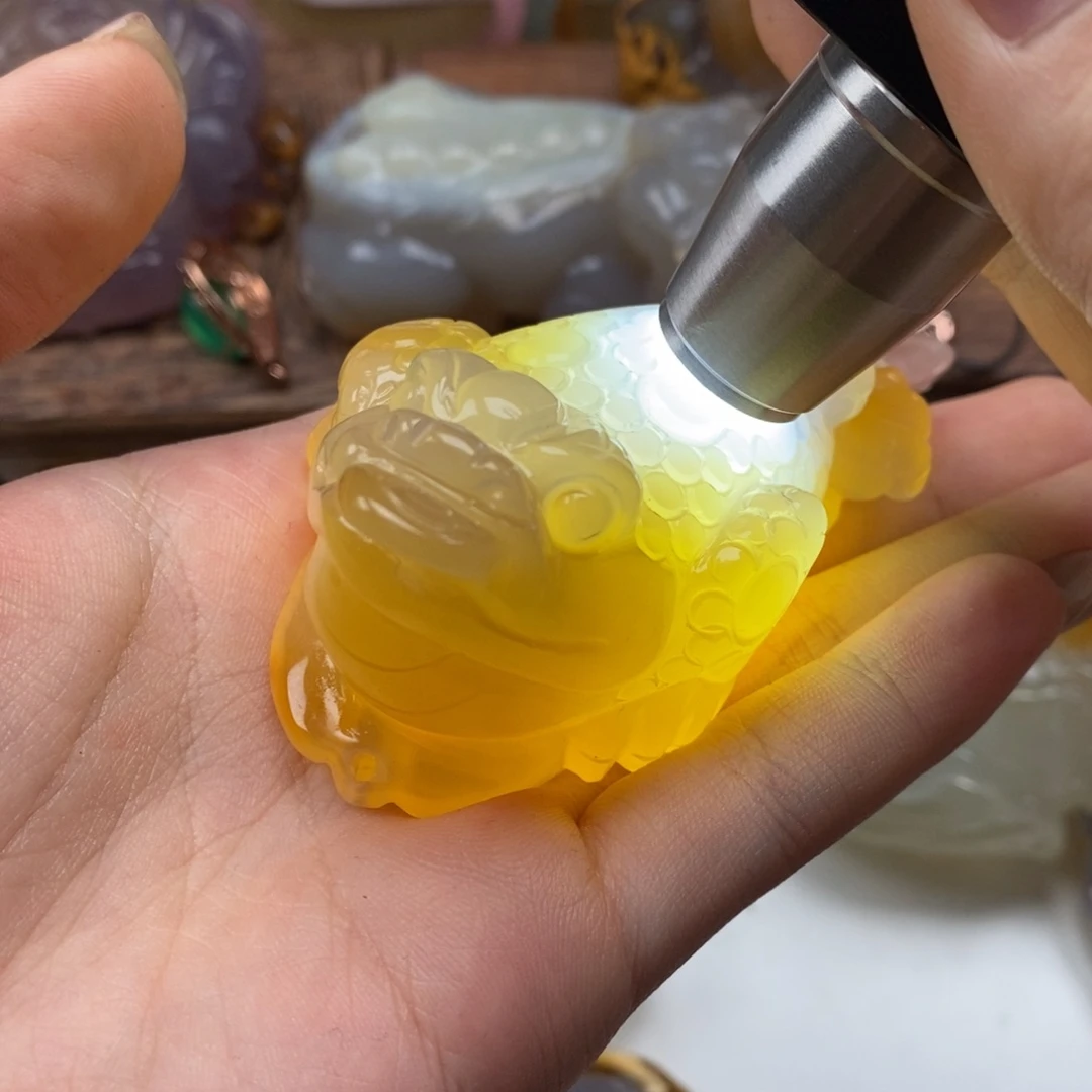 帅***年玛瑙/玉髓未镶嵌颈饰