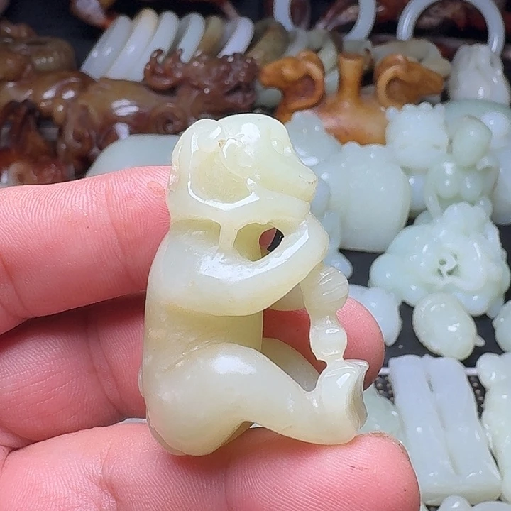 和田玉未镶嵌挂件