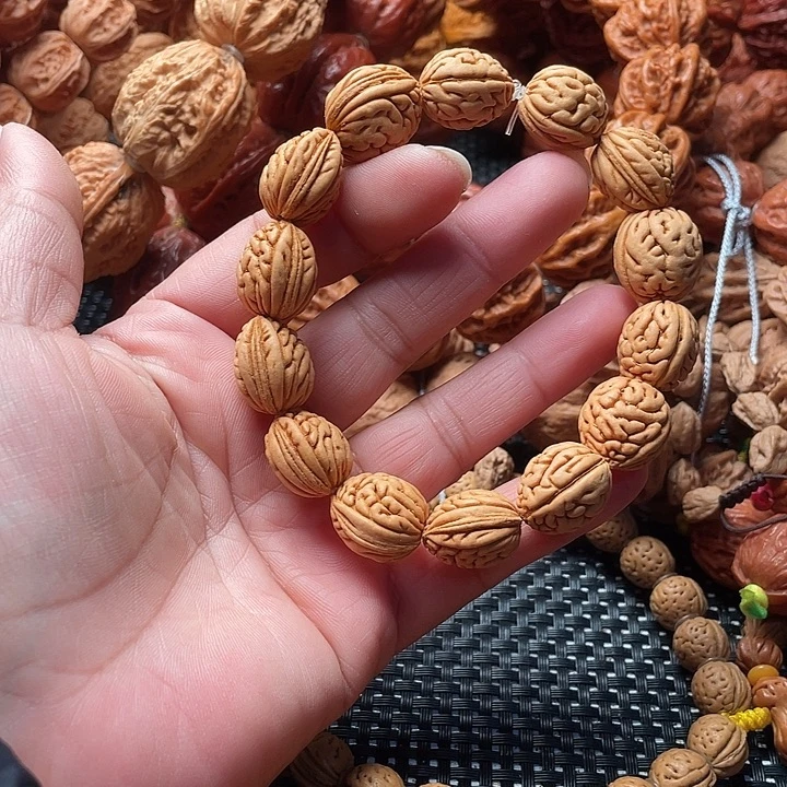 文玩核桃手串钱袋子