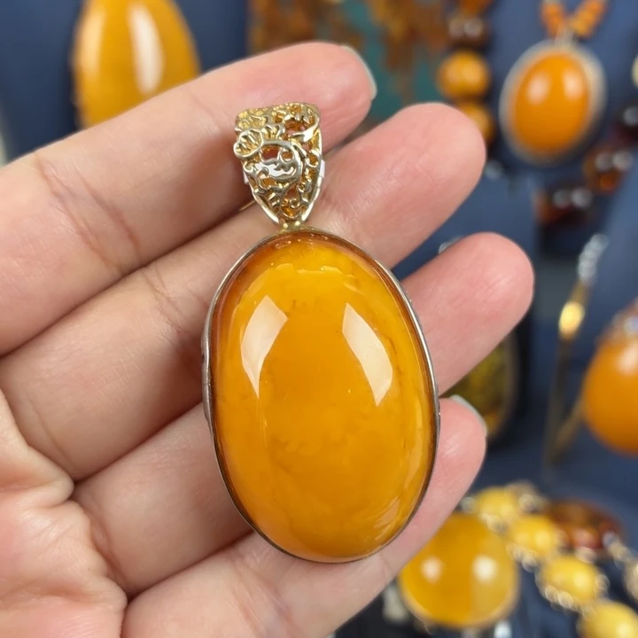 琥珀银S925镀金镶嵌颈饰