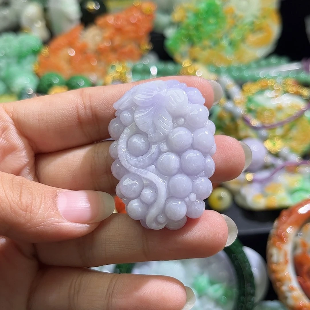 翡翠未镶嵌颈饰待编织