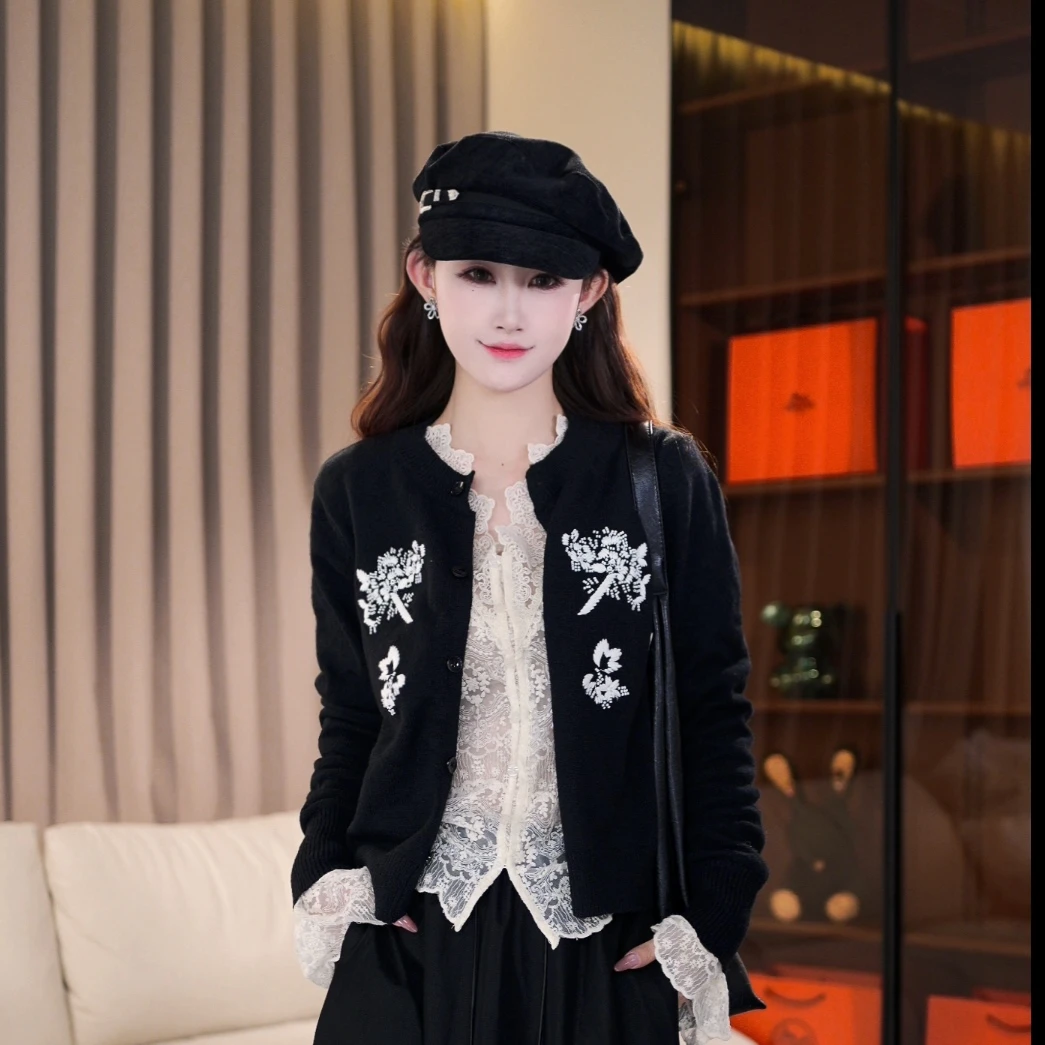 【HUO HUO】早秋新款拼蕾丝花边绣花针织毛衣长袖H8807