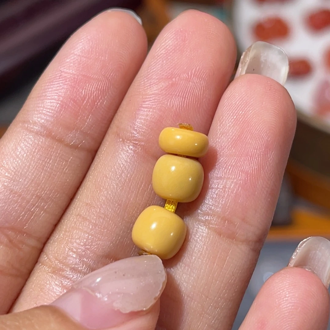 石英质玉（黄龙玉）未镶嵌缅黄老型珠7mm一颗有裂