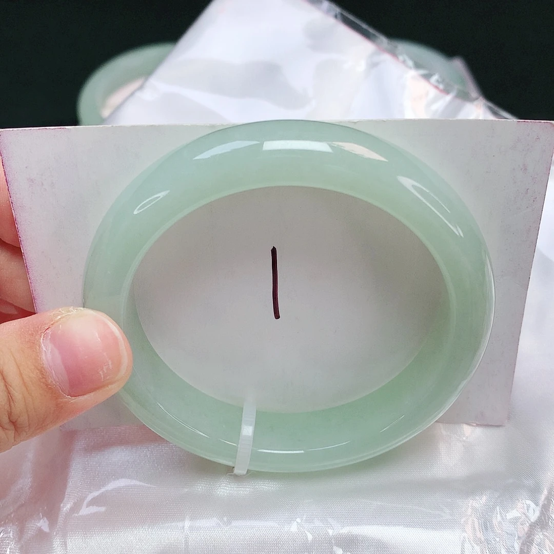 翡翠未镶嵌手镯正圈55.8