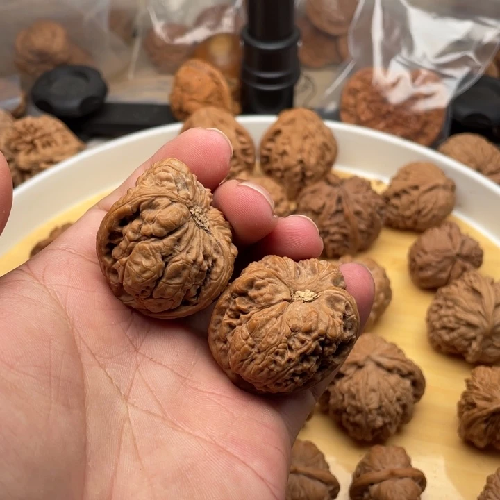 文玩核桃把件李*柏