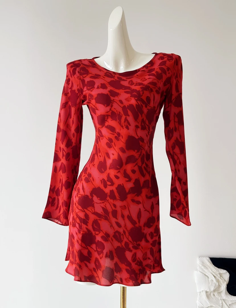 【长袖短裙】真丝燃烧玫瑰雏菊花朵法式热情印花连衣裙S-4069