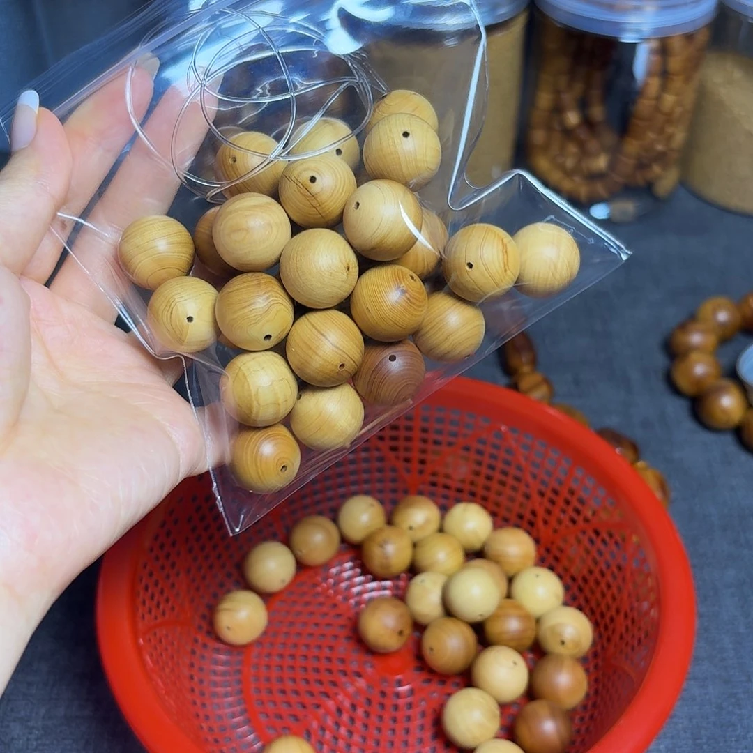 恭***财柏木（崖柏）1.8红油散珠30颗