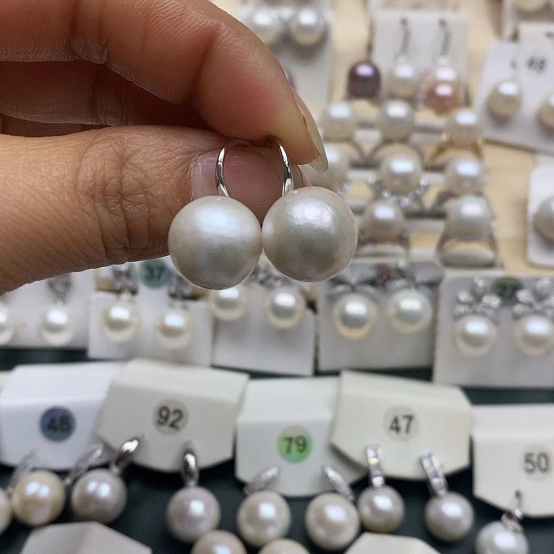 颈饰银S925镶嵌淡水珍珠