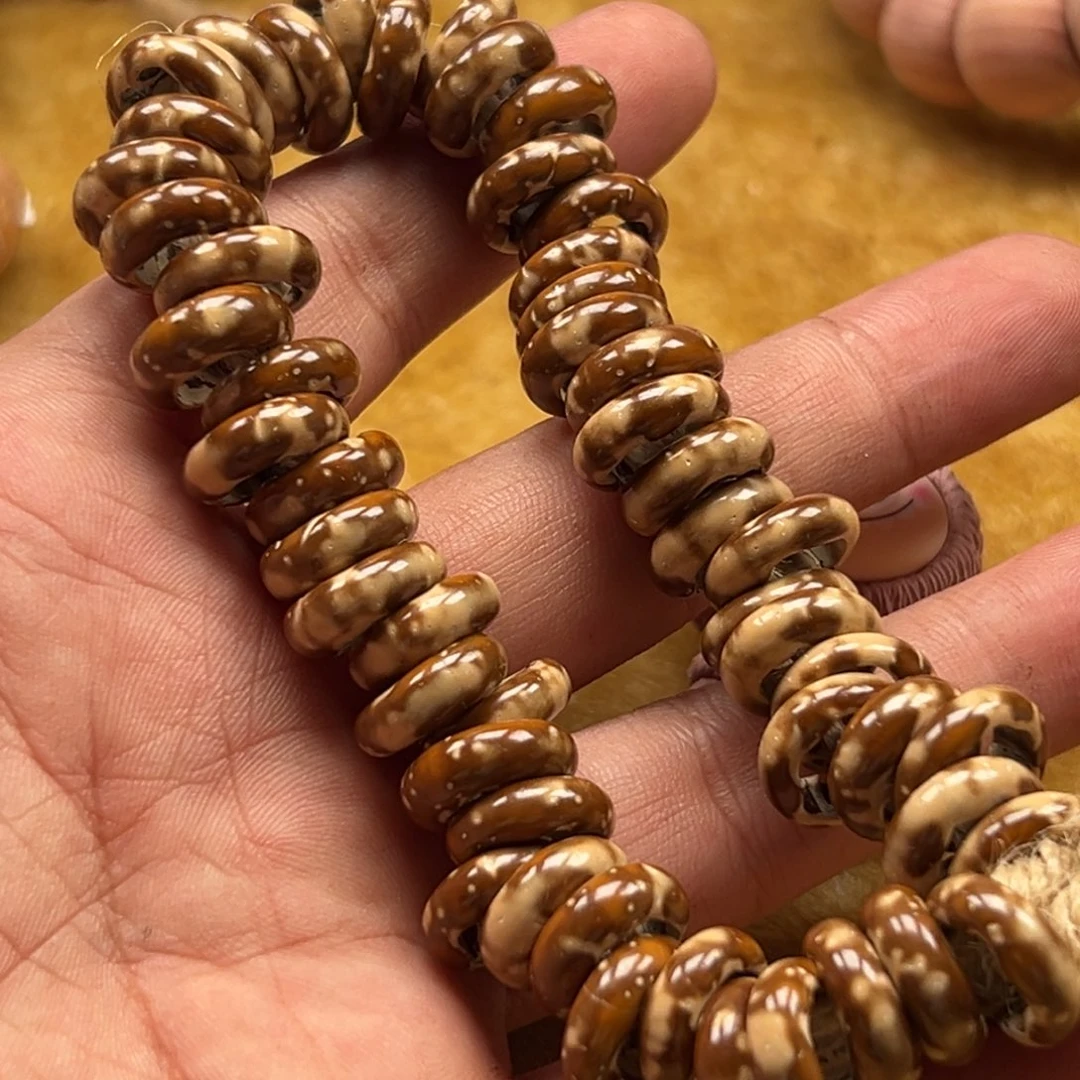 大叶紫檀（黑酸枝木类）