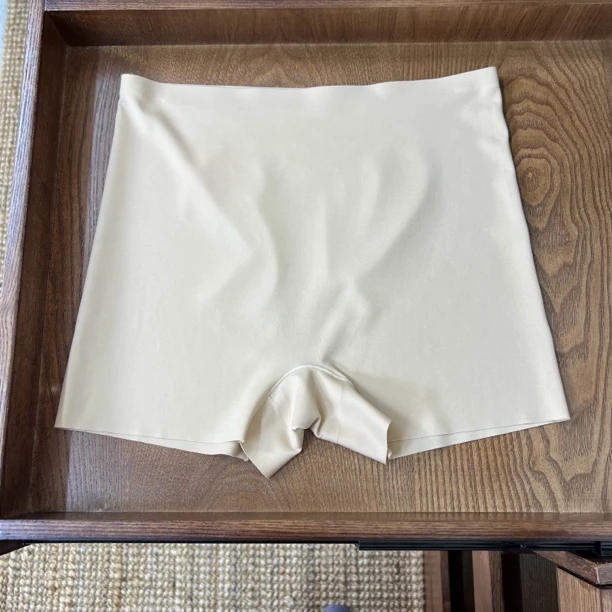 【柳条儿】夏季薄款含桑蚕丝无痕女内裤防走光收腹打底四角安全裤~~