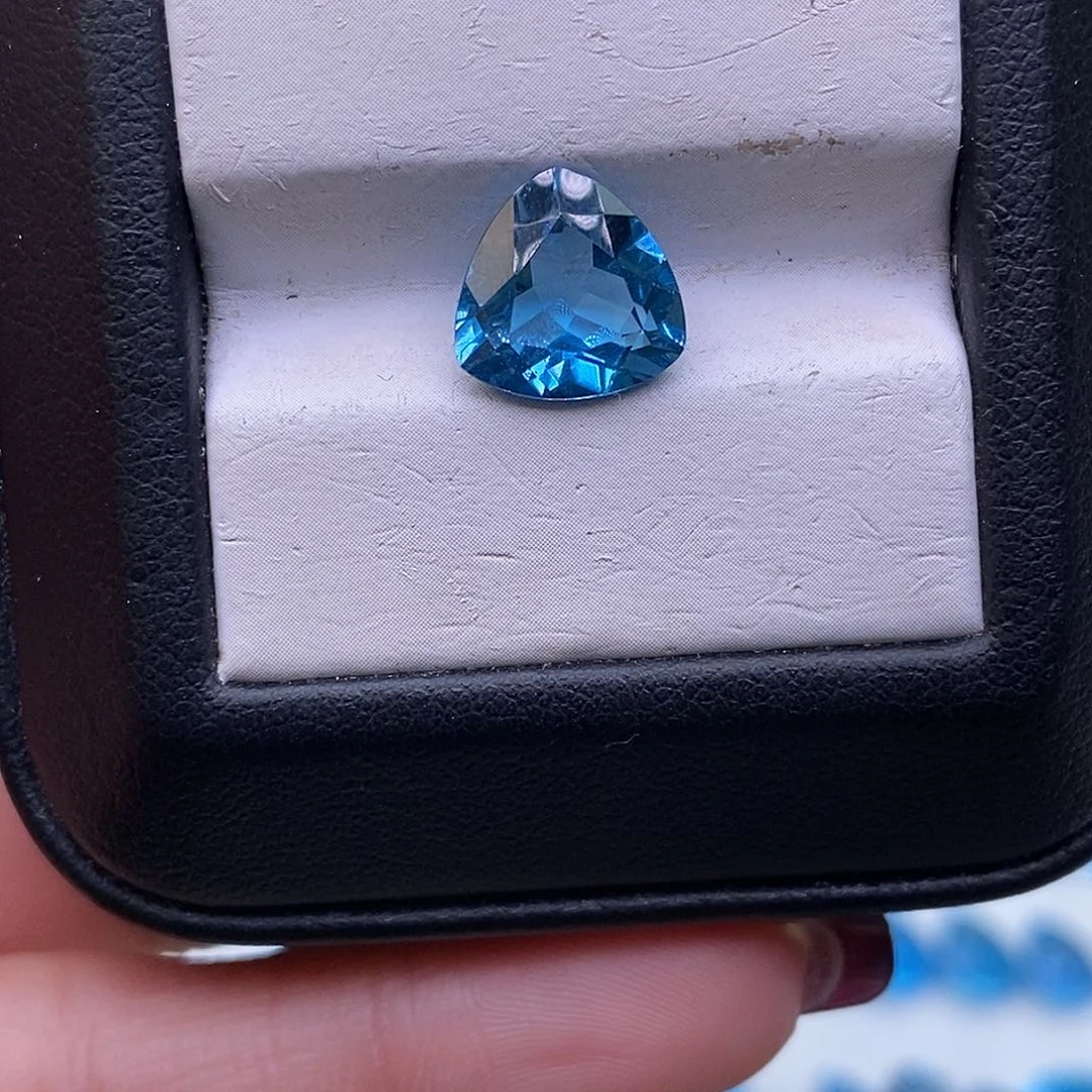 托帕石纯天然托帕石裸石定制3.6c t x未镶嵌A****a