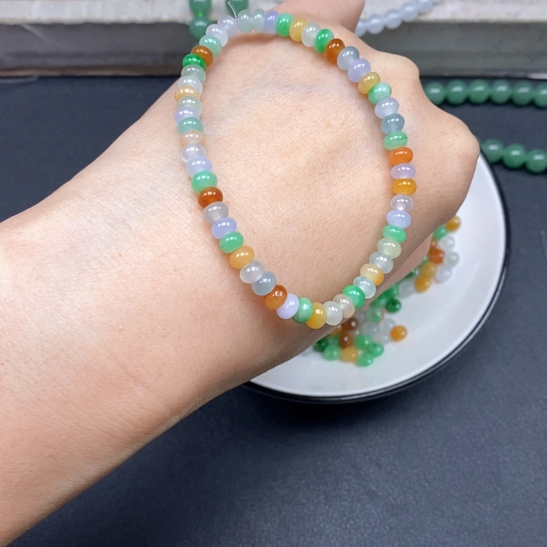 L****翡翠未镶嵌颈饰翡翠