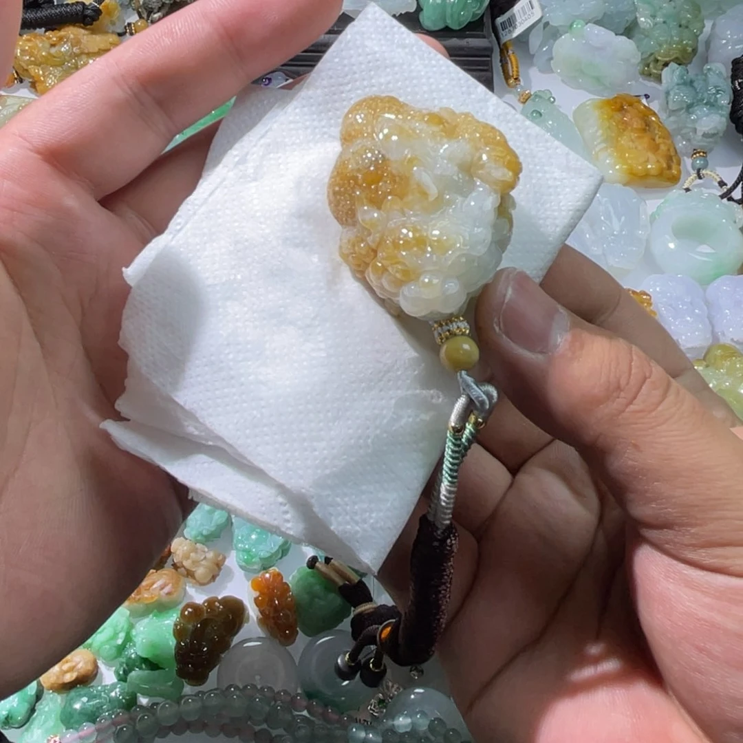 翡翠颈饰未镶嵌天然