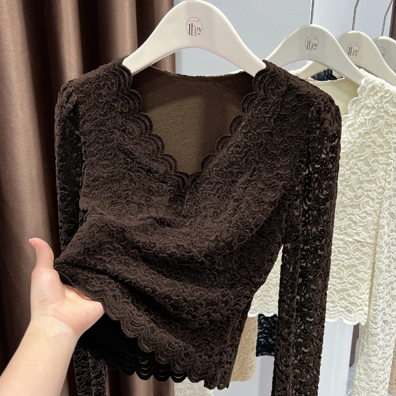 小众咖色V领长袖打底衫上衣女秋冬爆款内里磨毛设计保暖蕾丝小衫