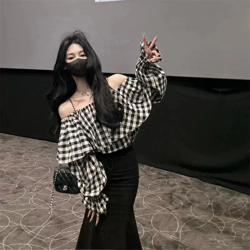 韩版时尚百搭格子荷叶领一字肩上衣+黑色修身显瘦吊带鱼尾裙套装