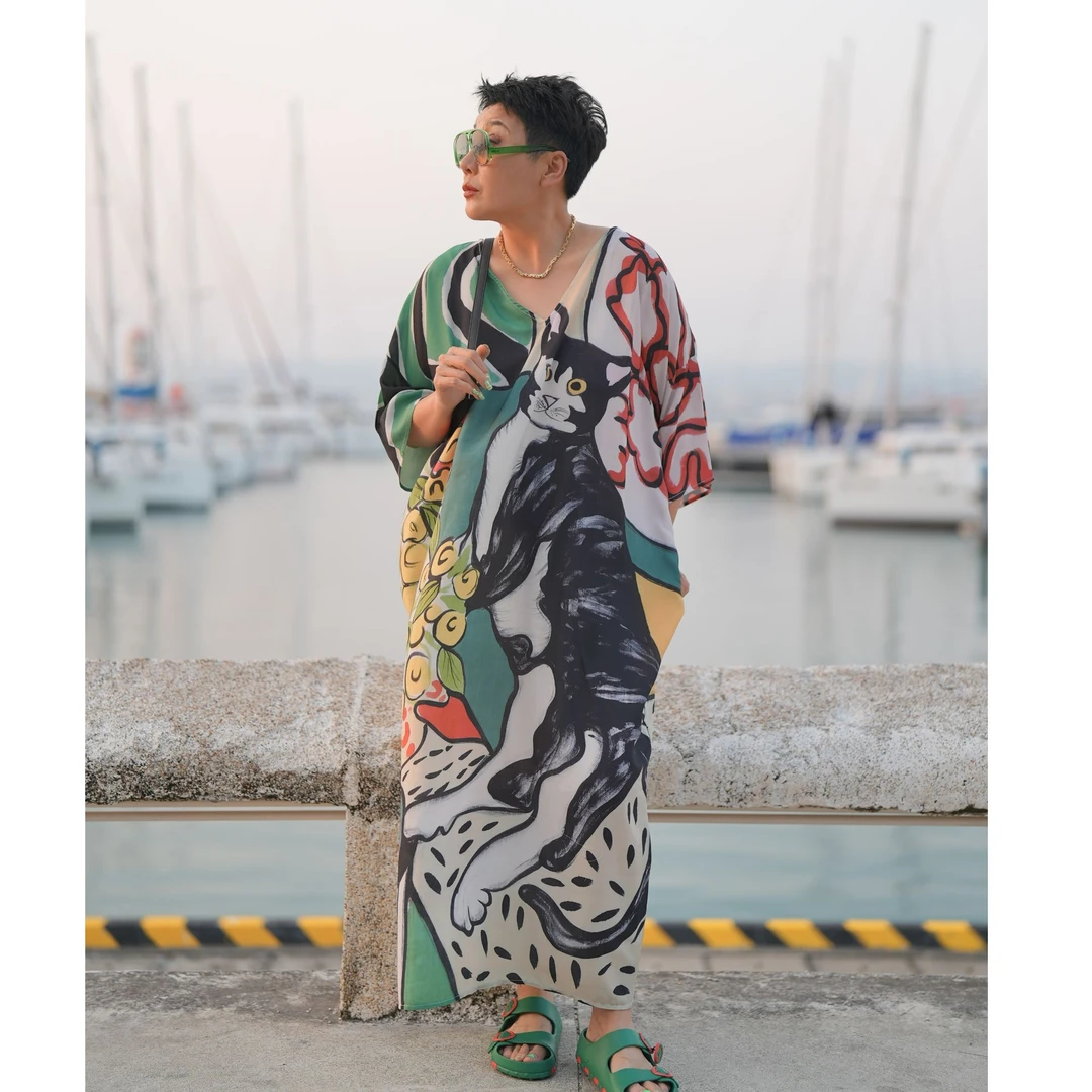 新款时尚宽松大码绘图喵喵女款连衣裙2056