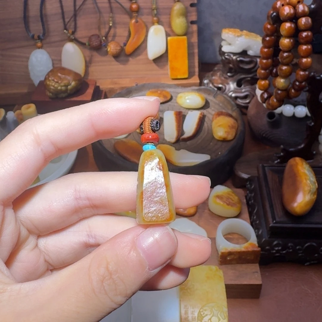 和田玉颈饰未镶嵌