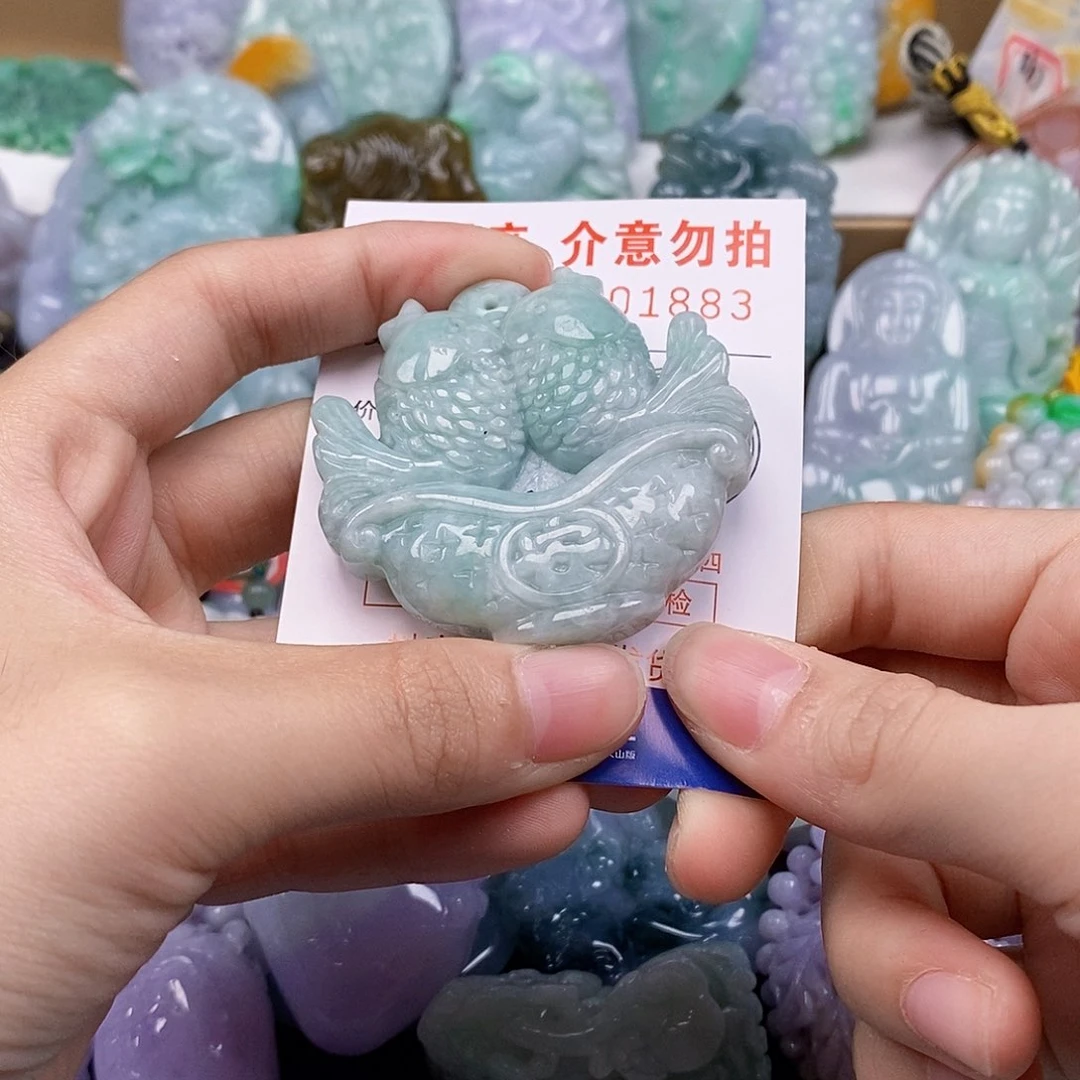 吊坠(不含链)未镶嵌翡翠