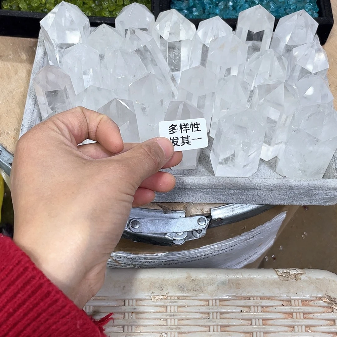 水晶摆件……未镶嵌一个