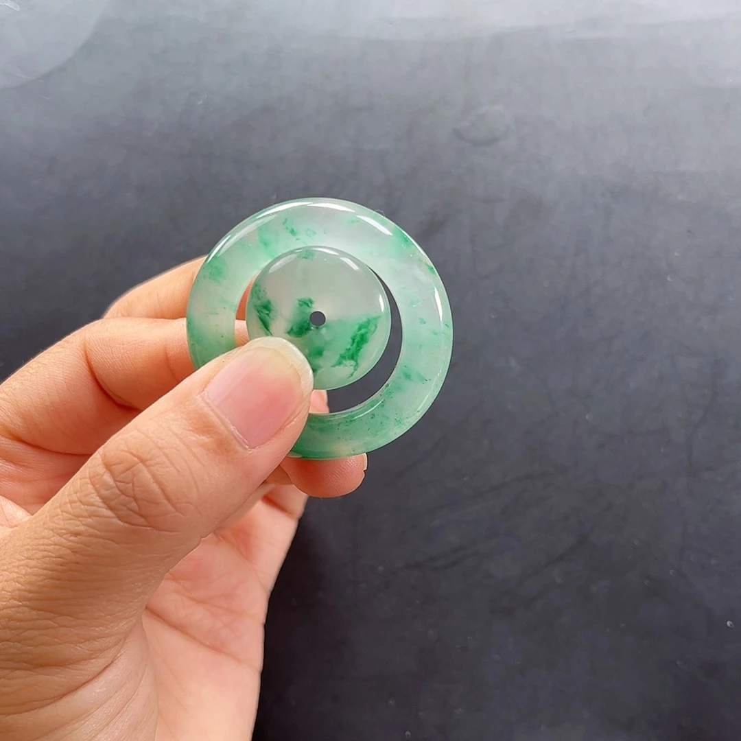 石英质玉未镶嵌颈饰