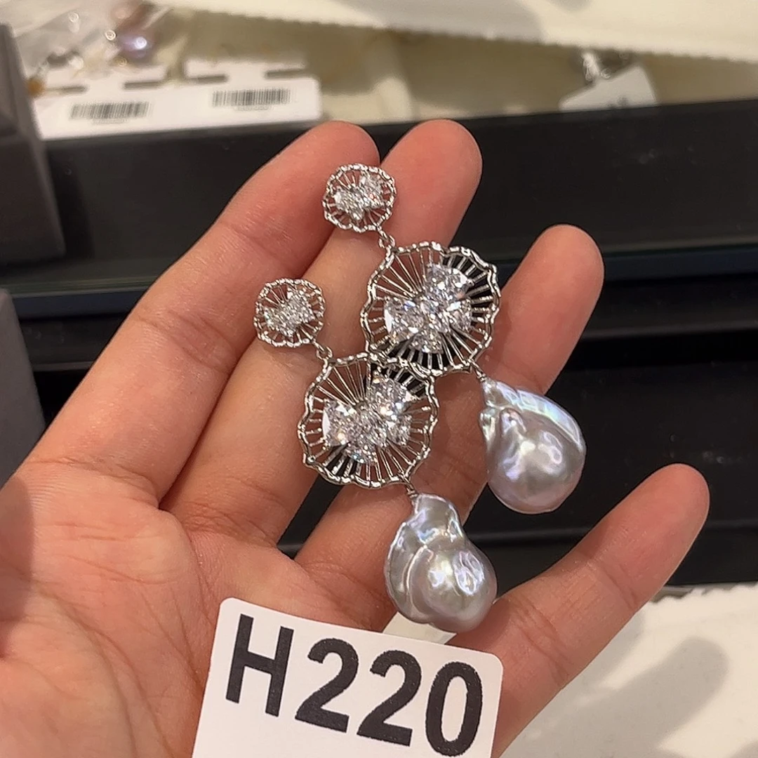 合金耳饰淡水珍珠