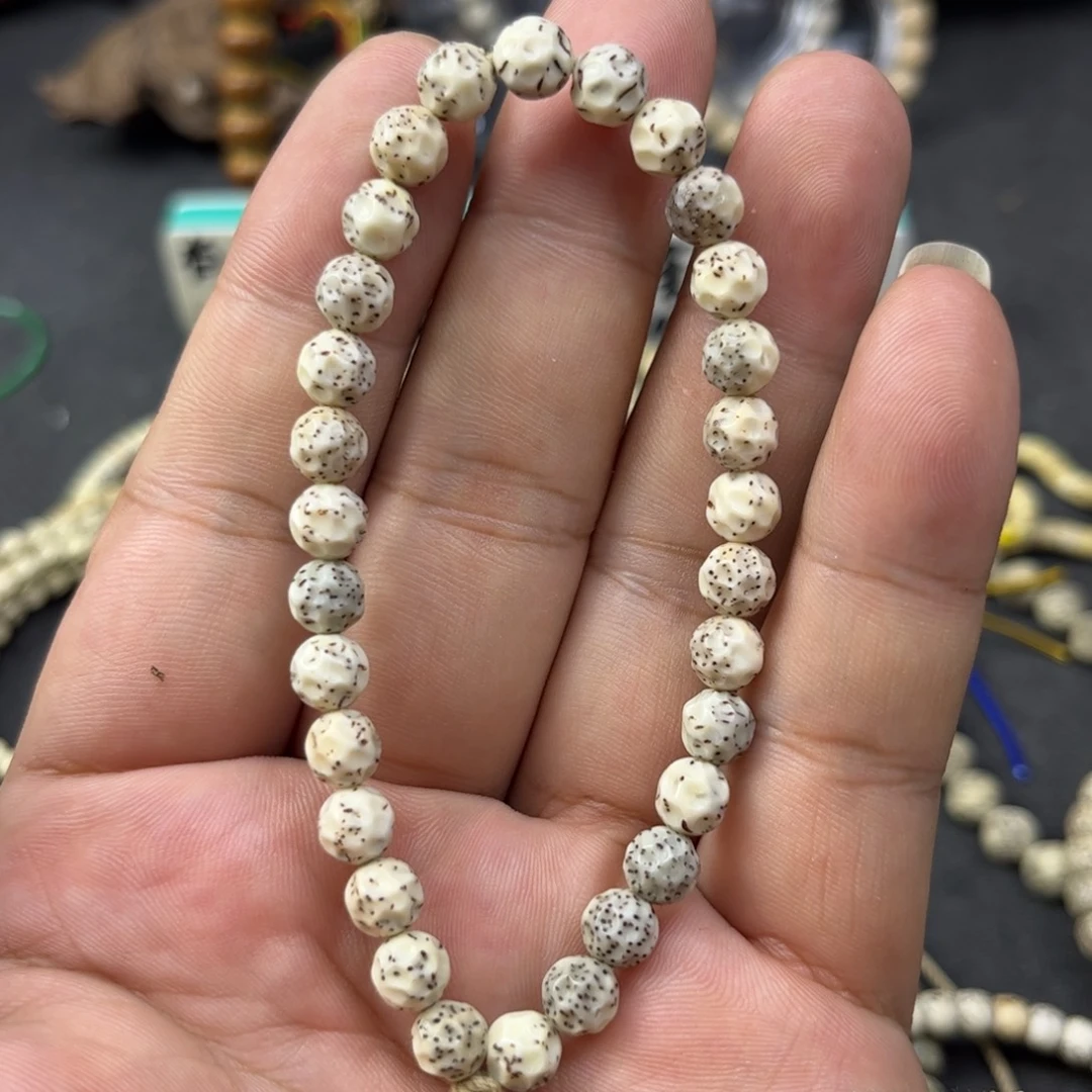 星月菩提手串7圆龙蛋 手雕无相 手持