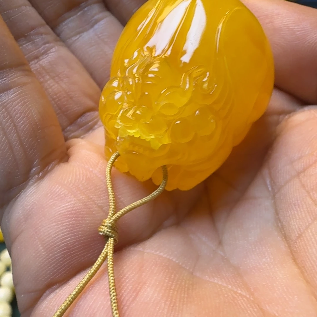 蜜蜡未镶嵌珠宝奇石