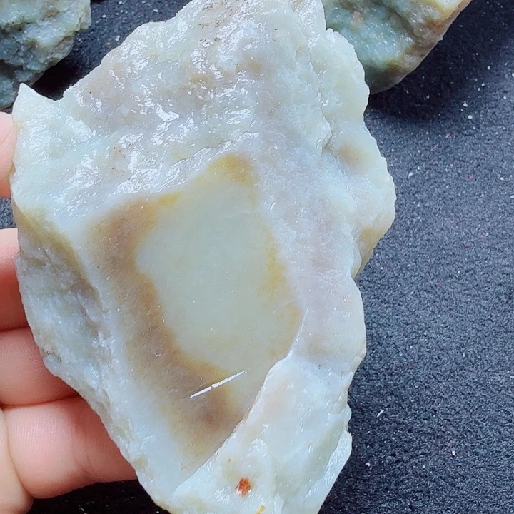 李***姐未镶嵌和田玉（糖玉）珠宝半成品