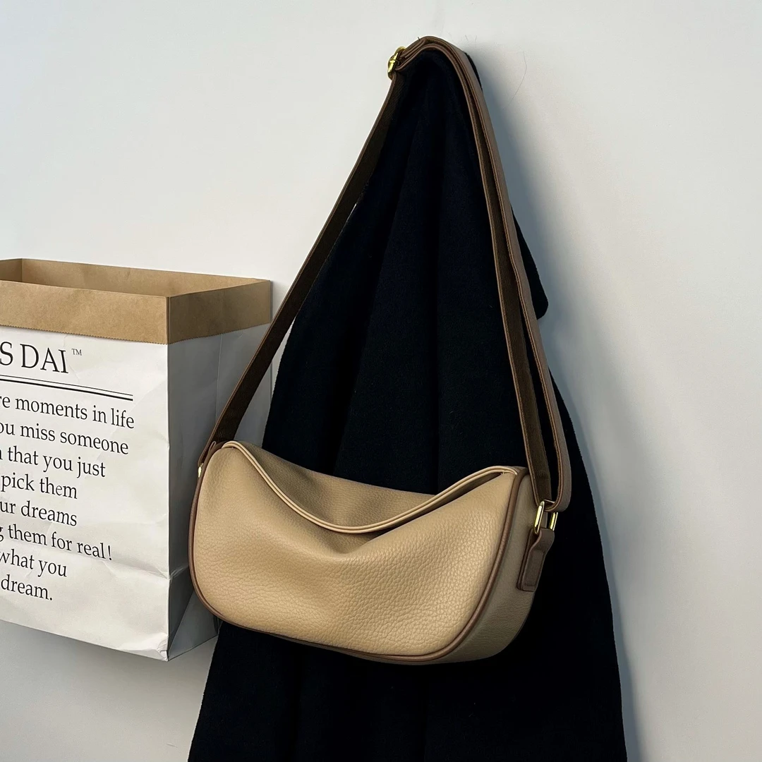 2025年上新轻奢韩版软面女包简约秋冬百搭时尚洋气单肩斜挎饺子包