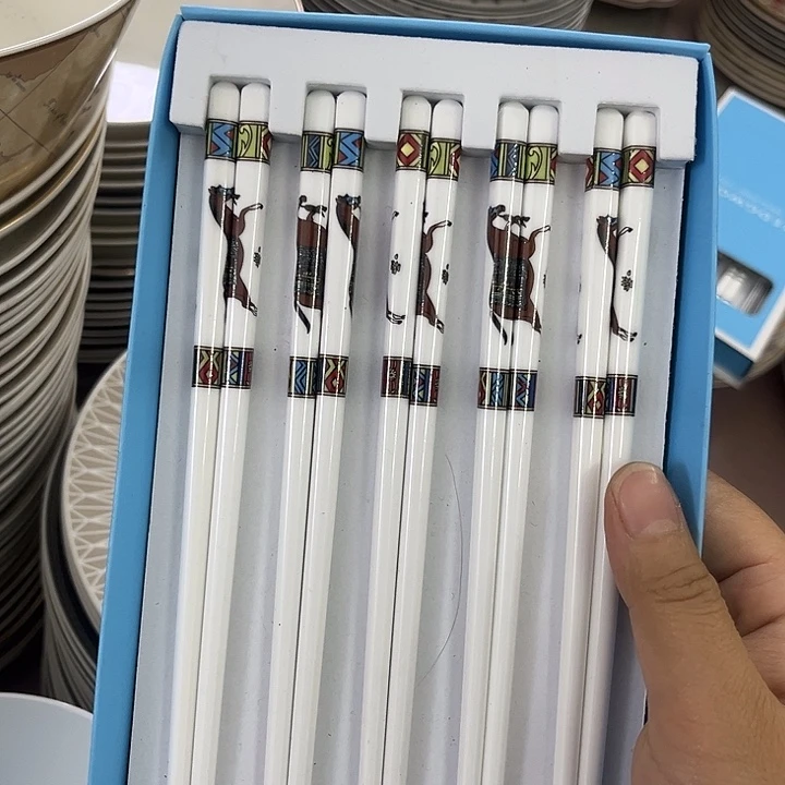 新骨瓷默认微瑕，胖马10双陶瓷筷子