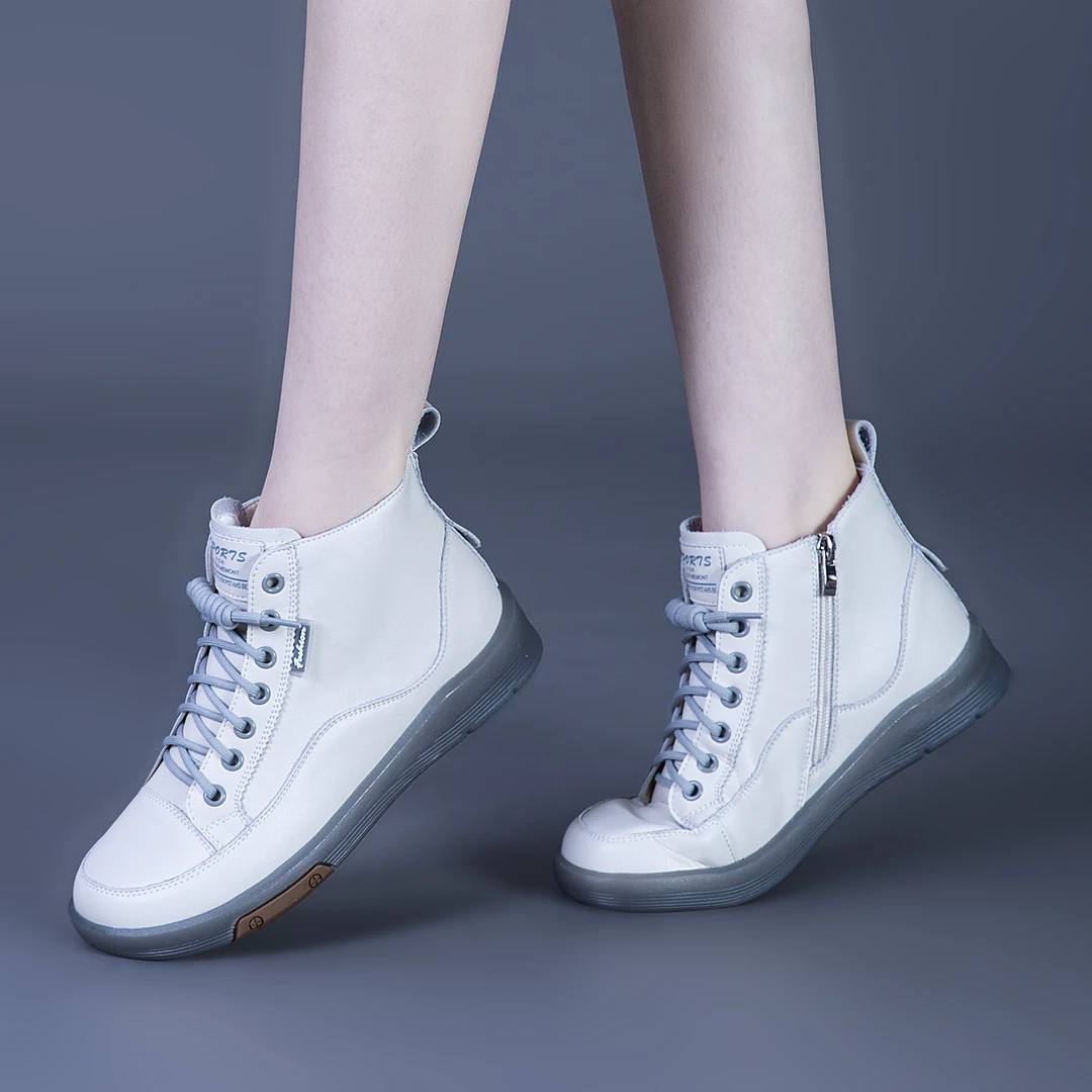 高帮鞋女款2025新款爆款秋冬加绒短靴百搭真皮女鞋防滑软底马丁靴