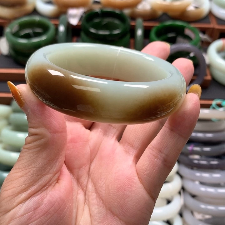 【闪购商品】未镶嵌手镯和田玉