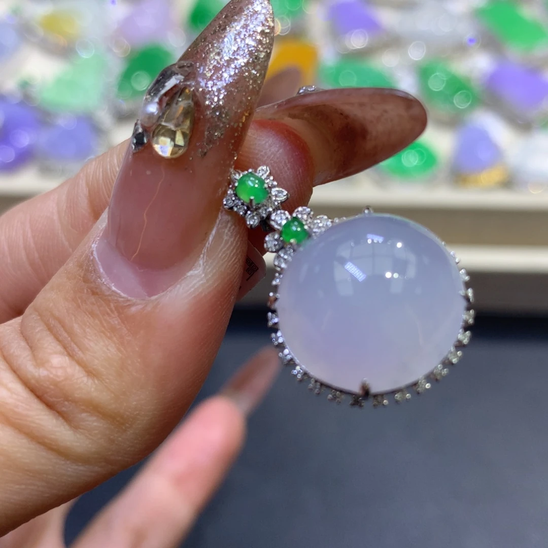 翡翠颈饰18K金镶嵌翡翠