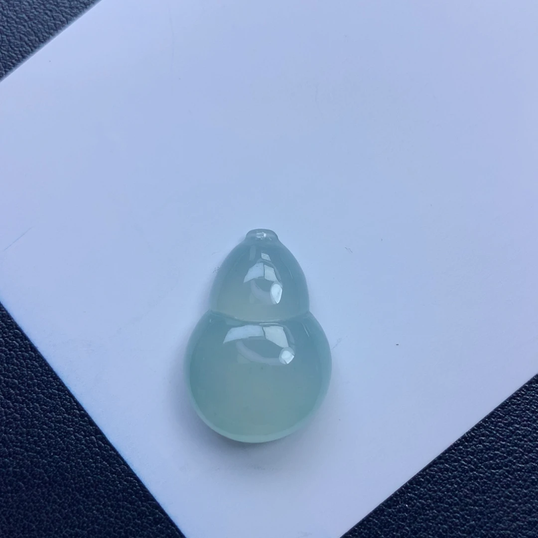 翡翠颈饰未镶嵌葫芦