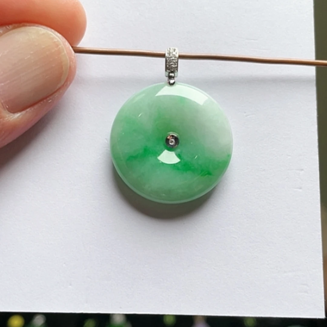 【闪购商品】吊坠(不含链)18K金镶嵌翡翠