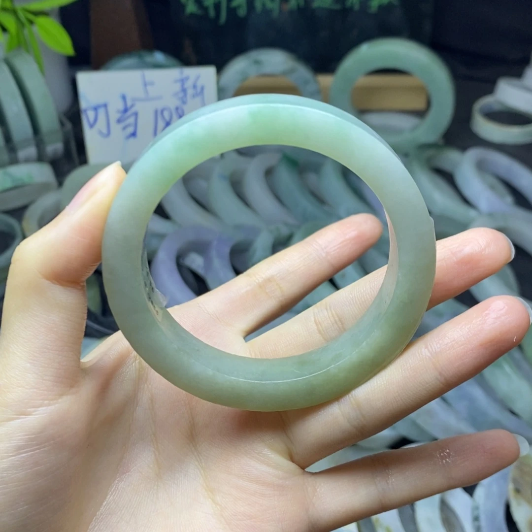 ****云定制翡翠未镶嵌手镯
