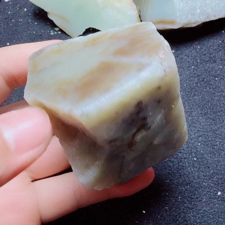 和田玉（糖玉）未镶嵌珠宝半成品