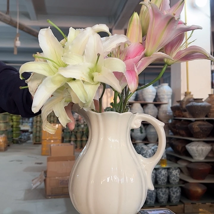 景德镇陶瓷花瓶工厂