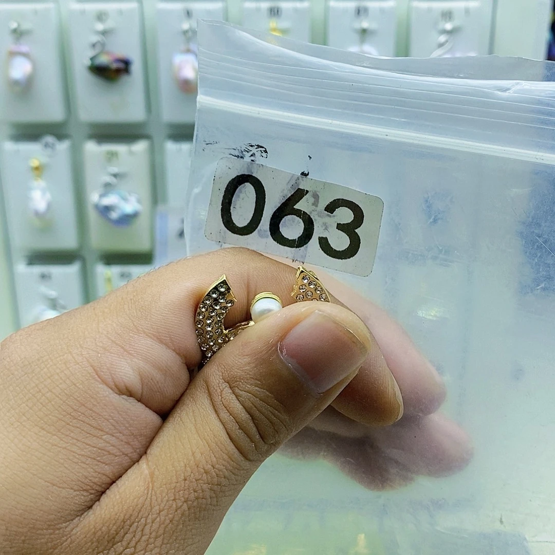 合金颈饰淡水珍珠