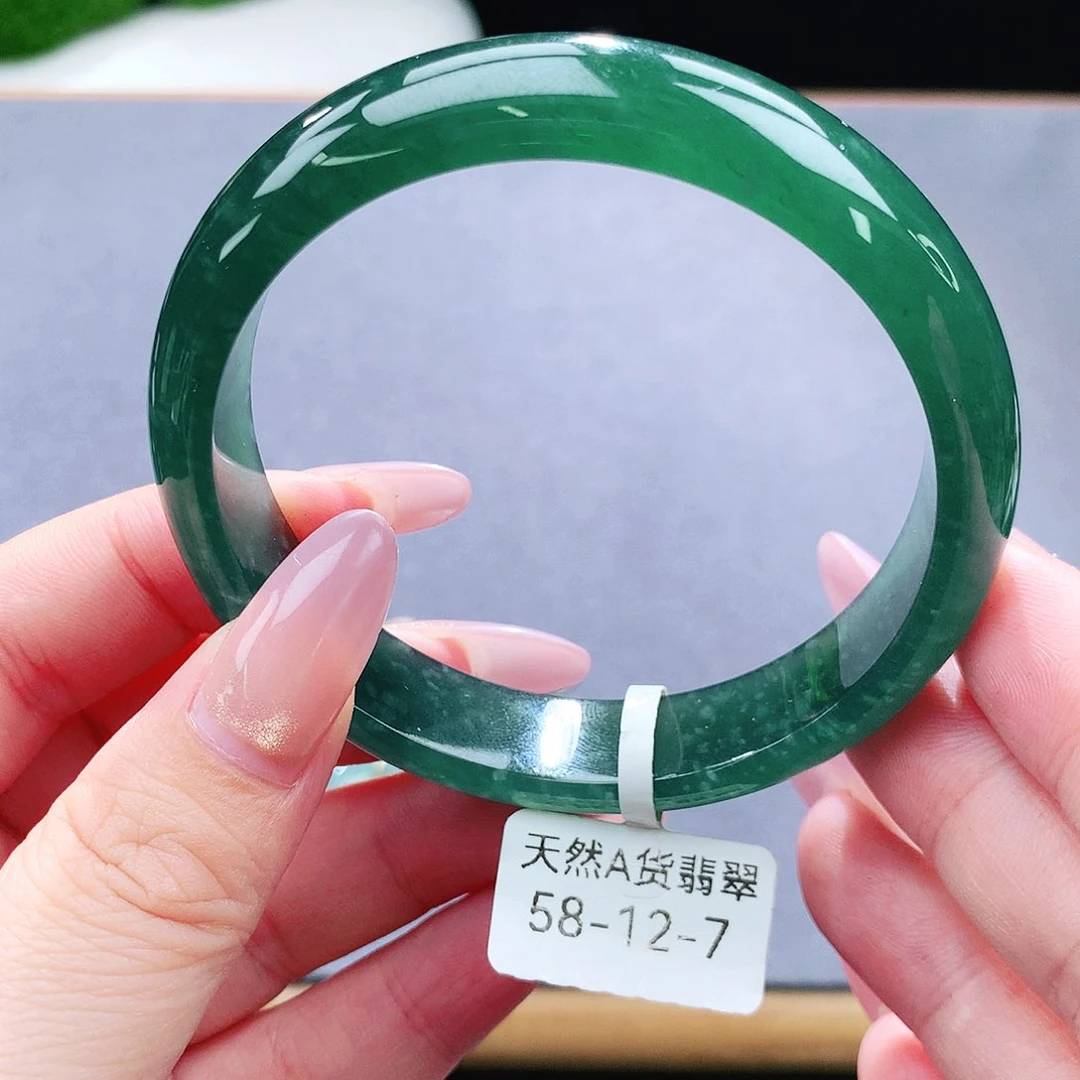 未镶嵌手镯（圆镯）翡翠