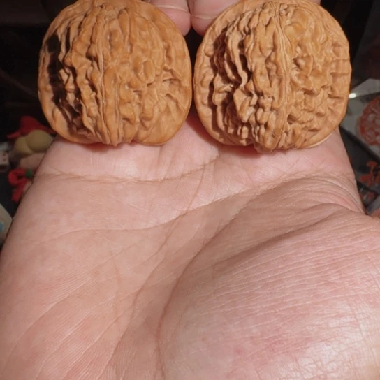 文玩核桃把件哈*哈楼