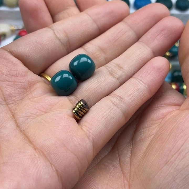 玻璃颈饰雪巴琉璃