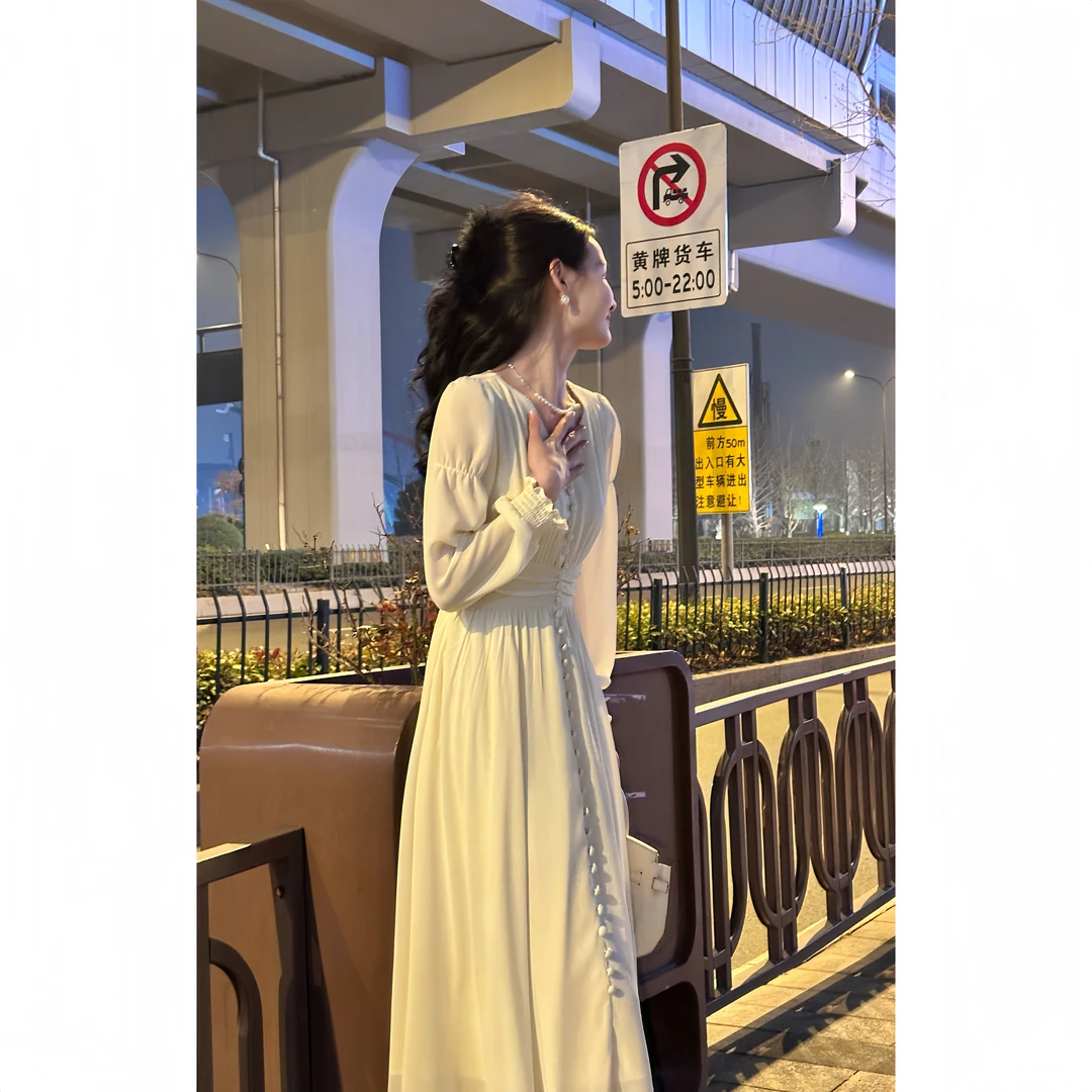 【WY】   镜花水月- 春季爆款法式甜美气质感长袖V领连衣裙