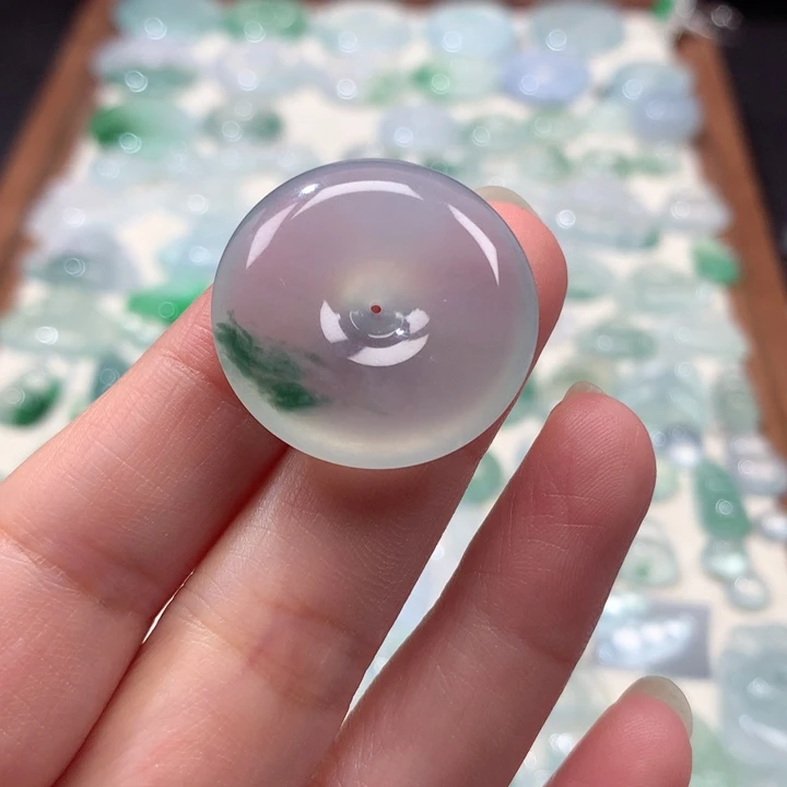 翡翠未镶嵌颈饰冰种飘花肥扣子