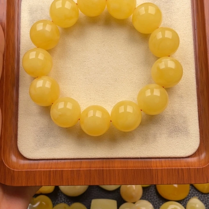 琥珀未镶嵌颈饰好