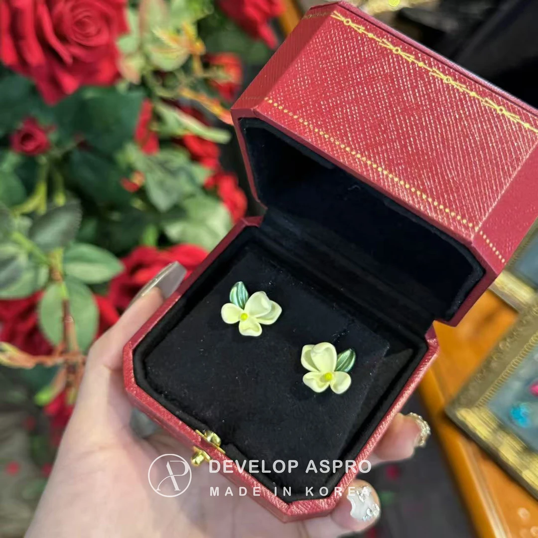 铜合金耳饰 【现货】2025韩国新款小清新简约栀子花耳钉SP176