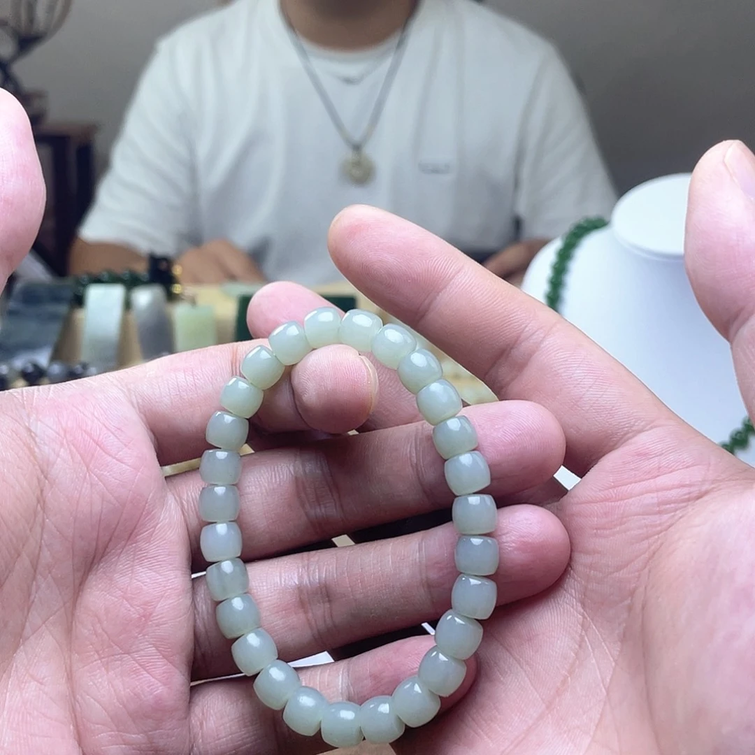 才***。手串未镶嵌和田玉