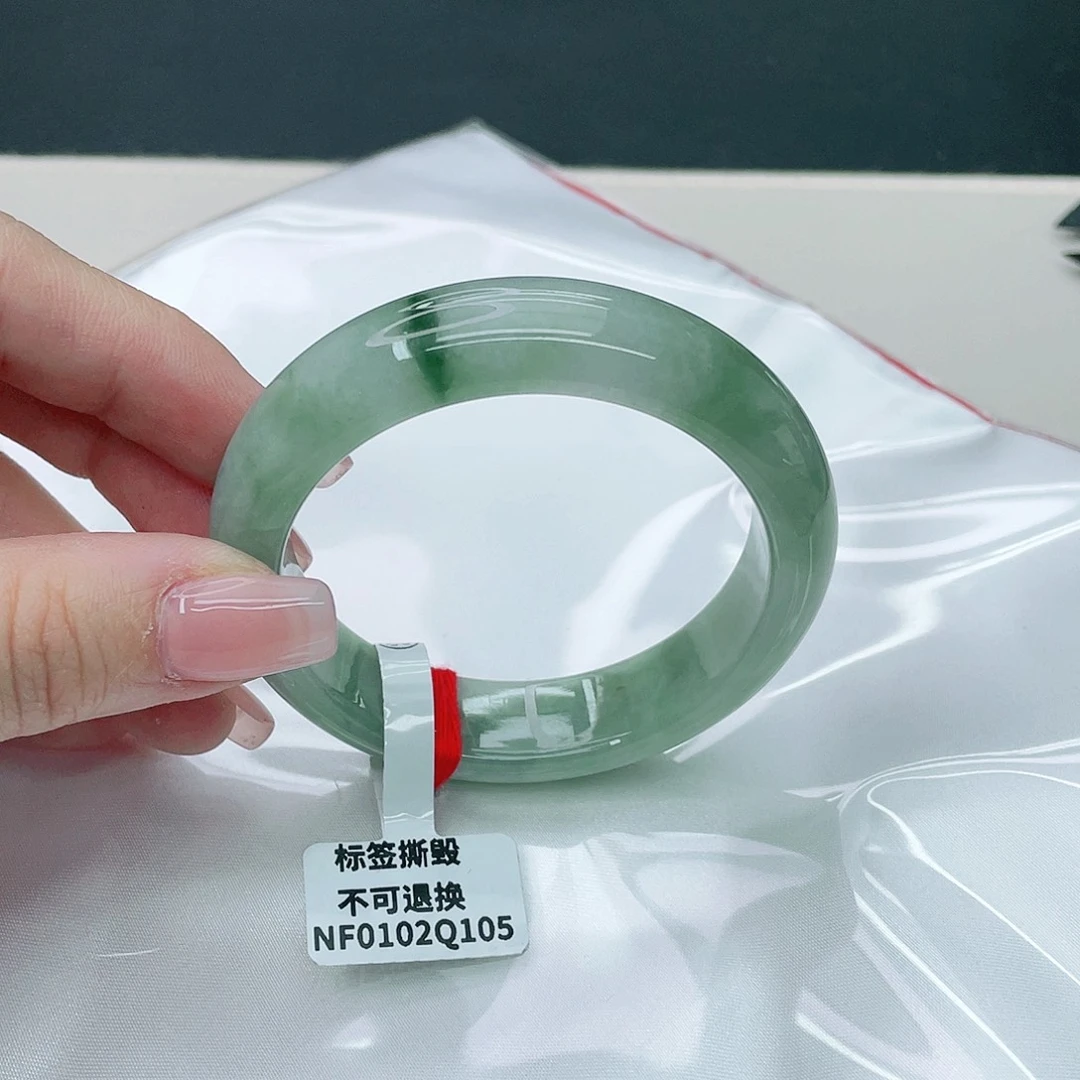 翡翠手镯未镶嵌正53.4